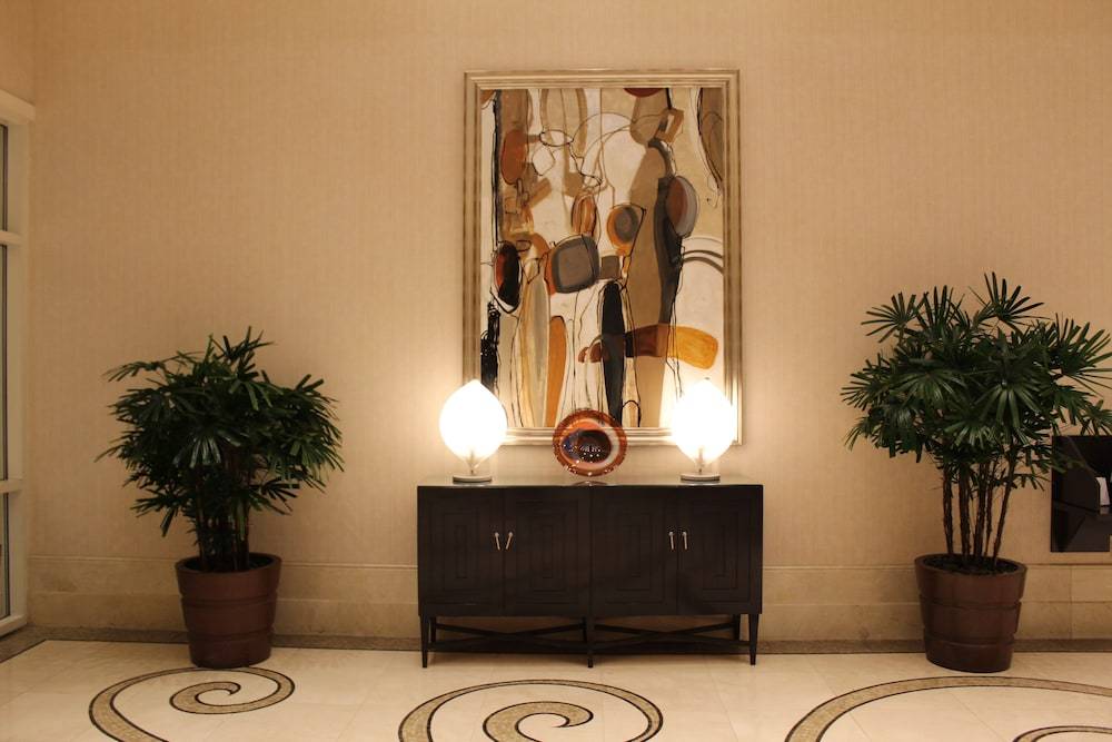Luxury Suites International at The Signature 2