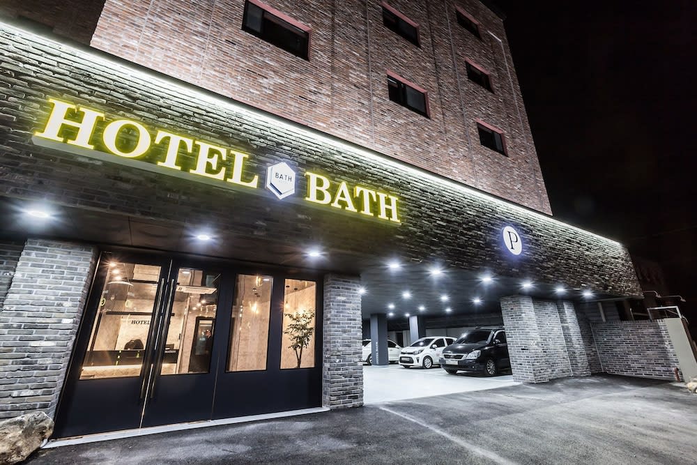 Hotel Bath 1
