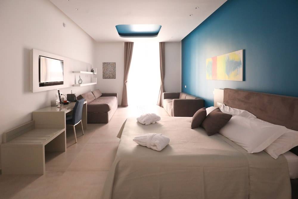 Toledo 16 Luxury Suites 1