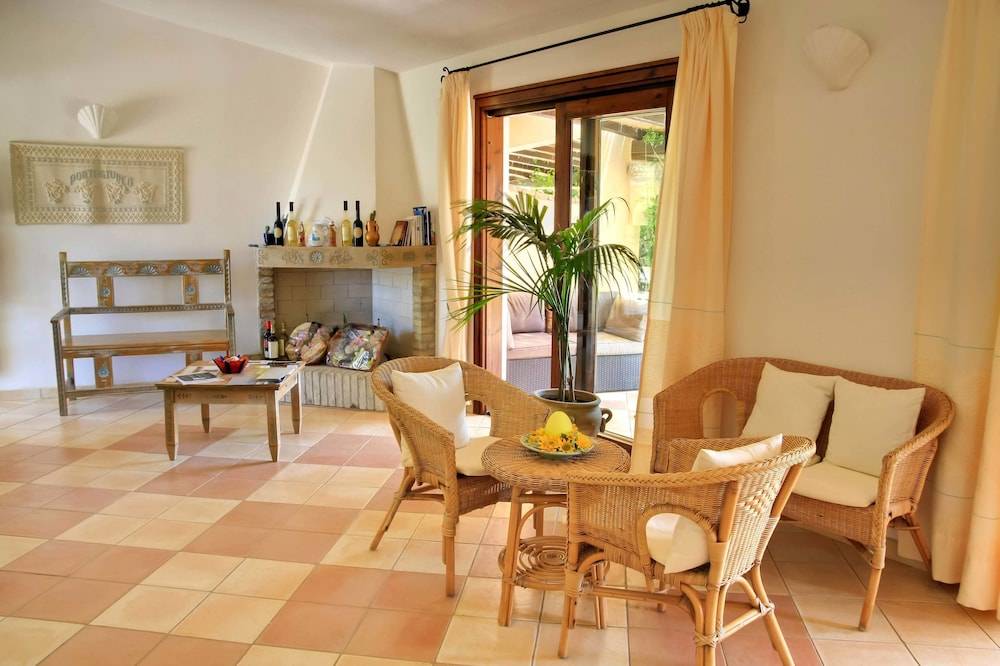 Porto Giunco Residence 2