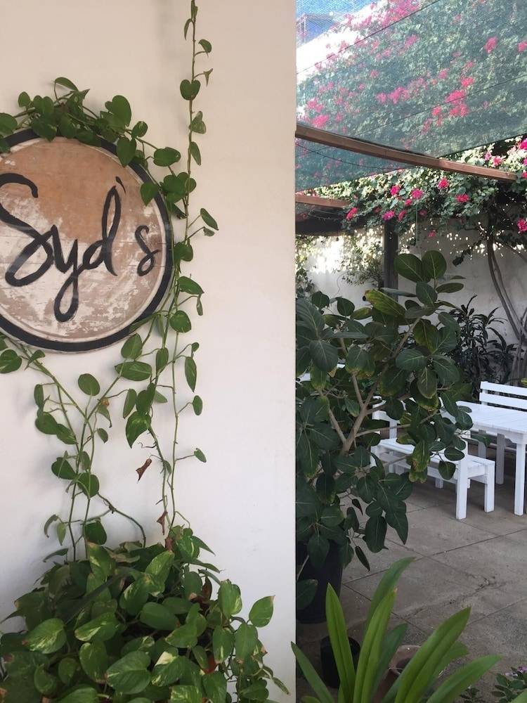 Syds Guesthouse I 1