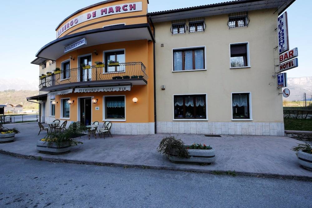 Albergo De March 1