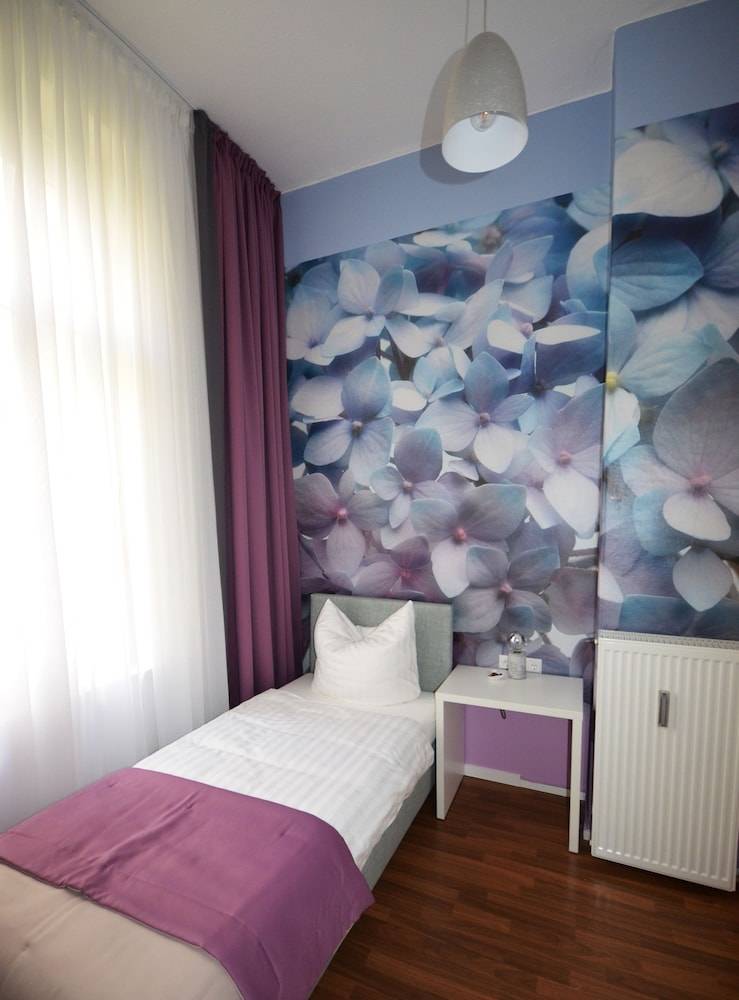 Hotel Reverey * kontaktloser Self Check-In * 2