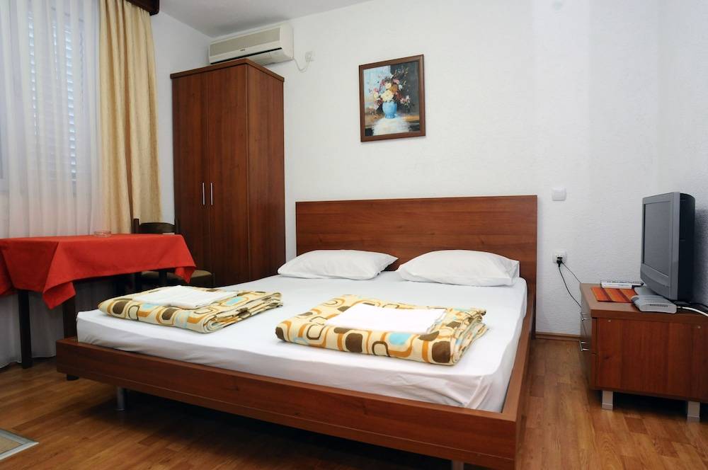 D&R Boreta Apartments 2