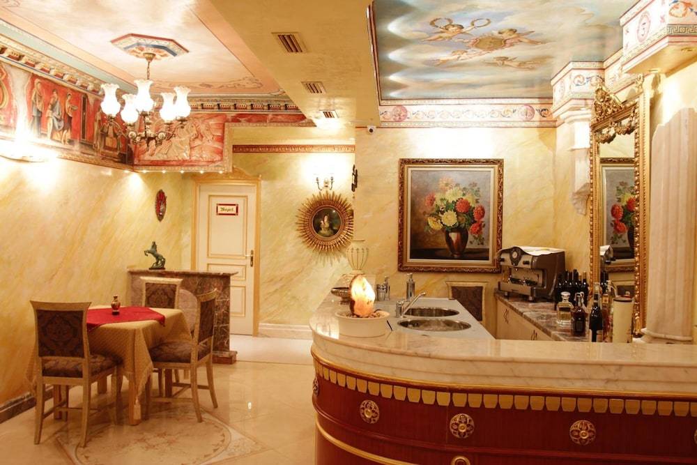 Hotel Boutique Vila Fernando Tirana 2