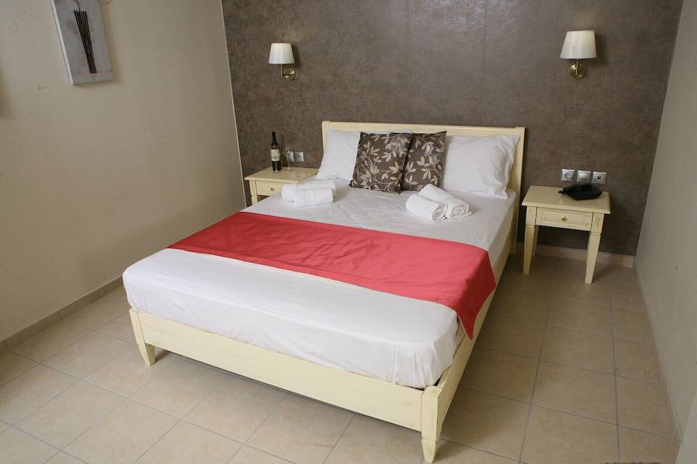 Michaelangelo Boutique Parga 2