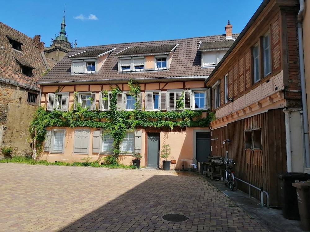 La Cour de Berthe Est 1