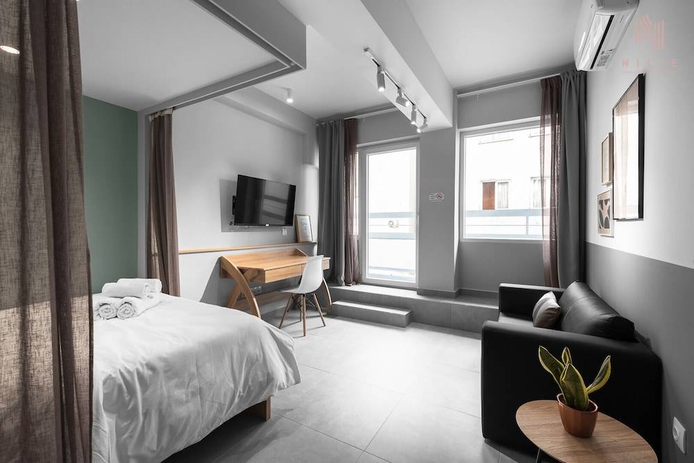 Big Apple 4 Nilie Hospitality MGMT 1