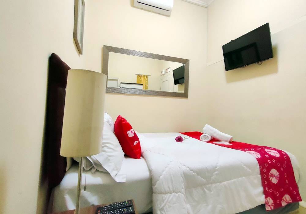 Bogor - Beautiful Room for 2 With Ac 1