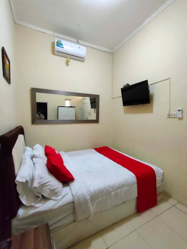 Bogor - Beautiful Room for 2 With Ac 2