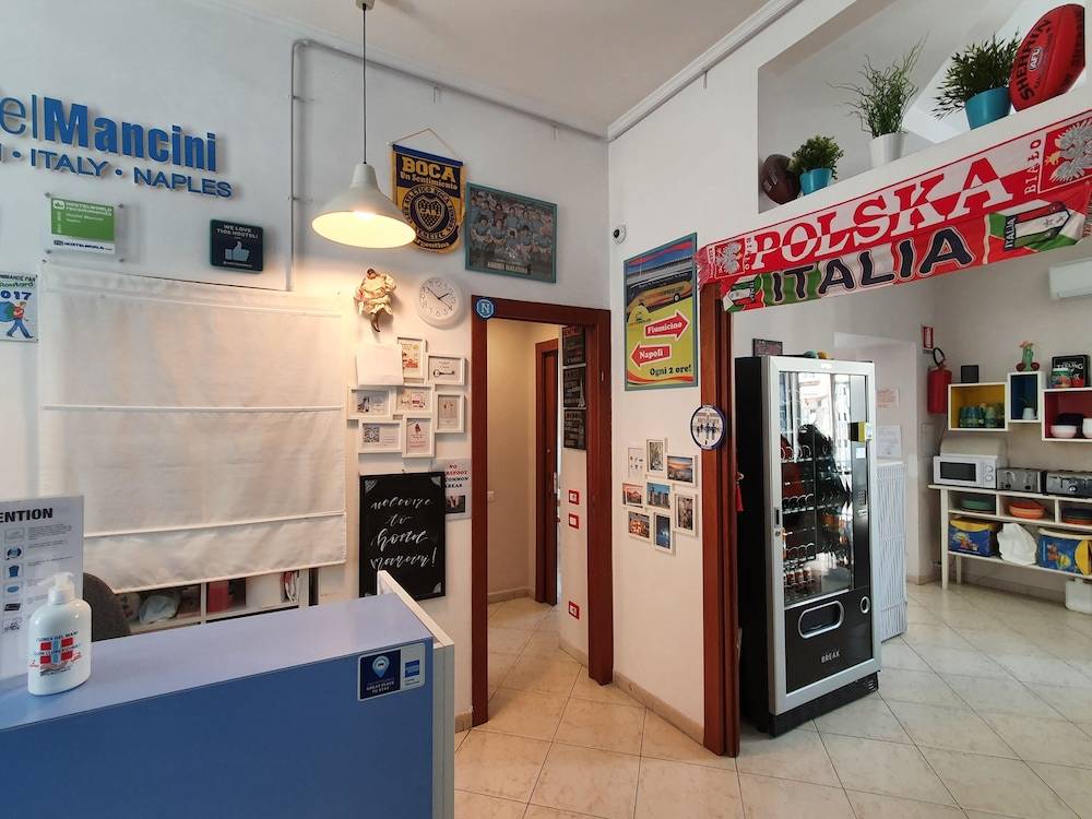 Hostel Mancini Naples 2