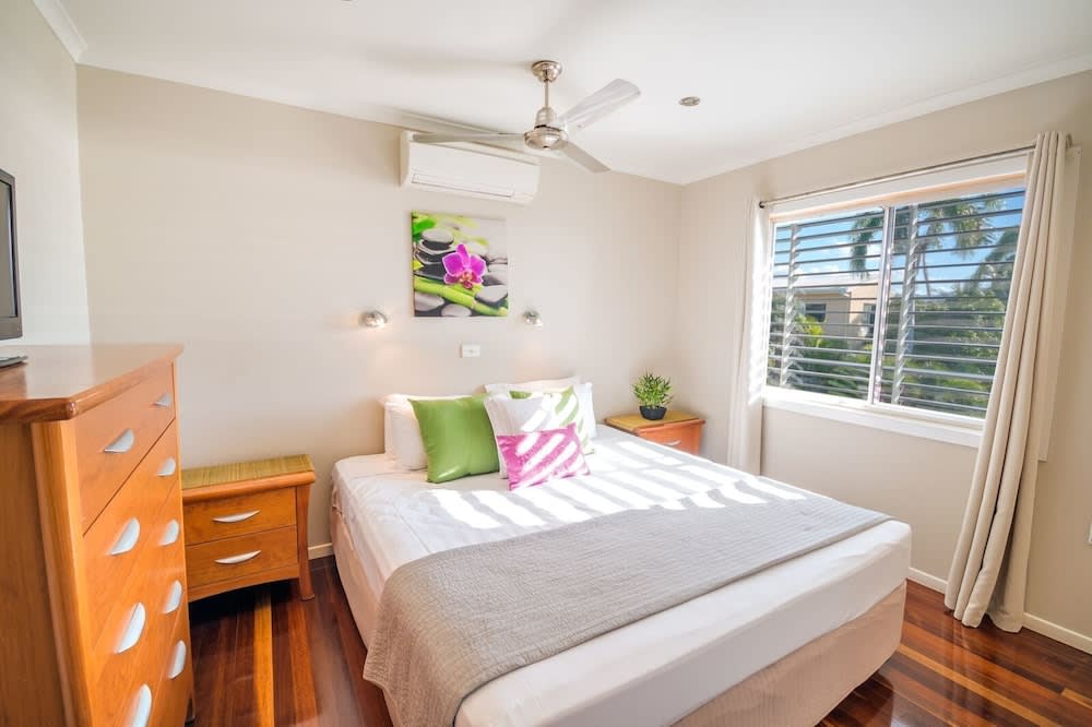 Airlie Apartments 2