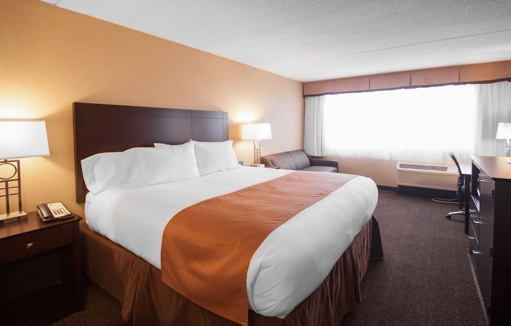 Garner Hotel Wadsworth by IHG 2