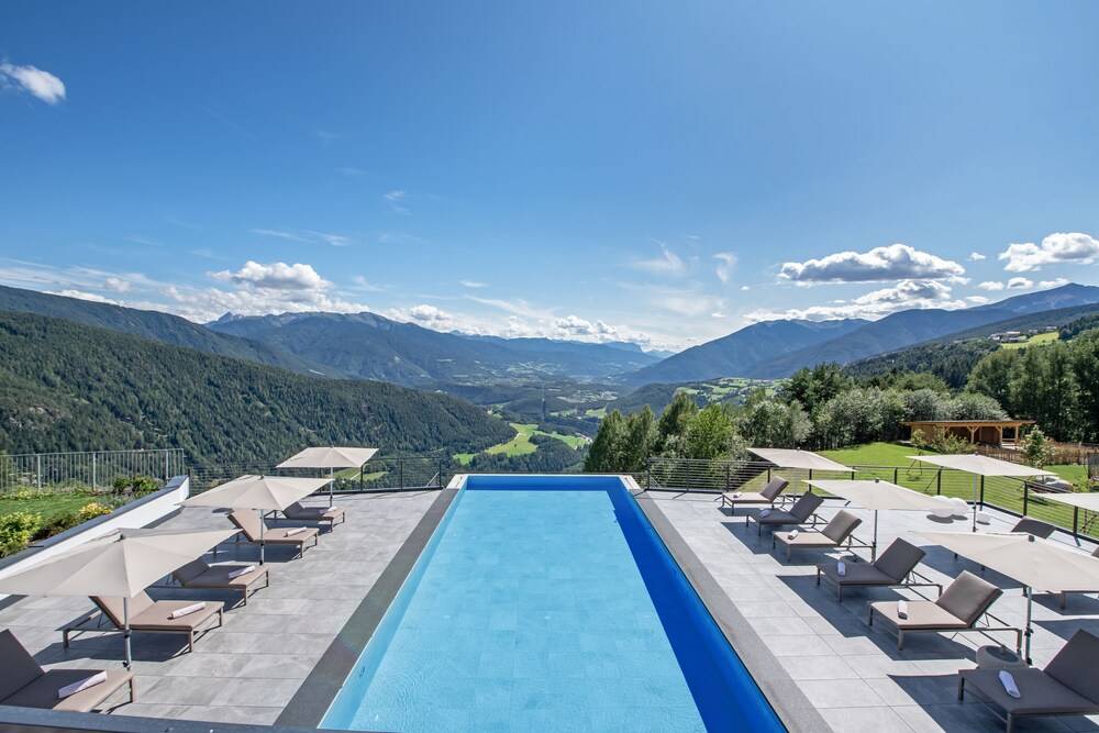 Panoramahotel Huberhof 1