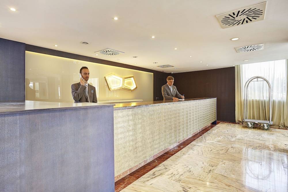 Grupotel Acapulco Playa - Adults Only 2