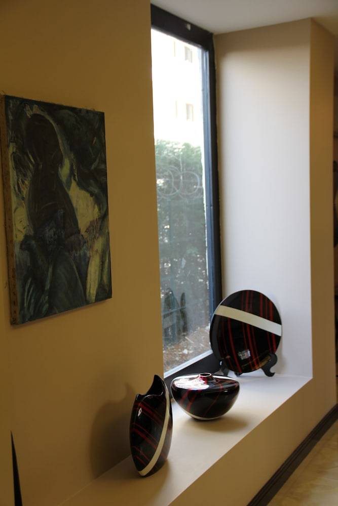 Airport Residence 2