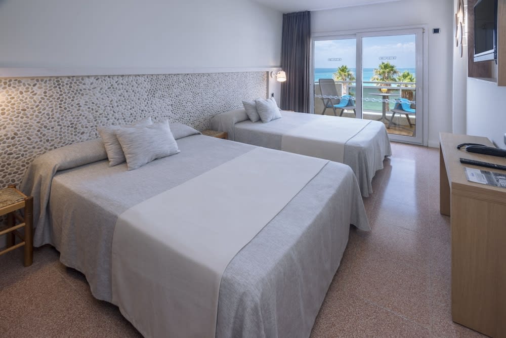 Caprici Beach Hotel & Spa 2