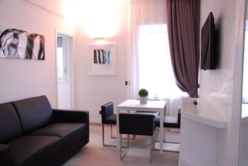 LHP Suite Rapallo 1