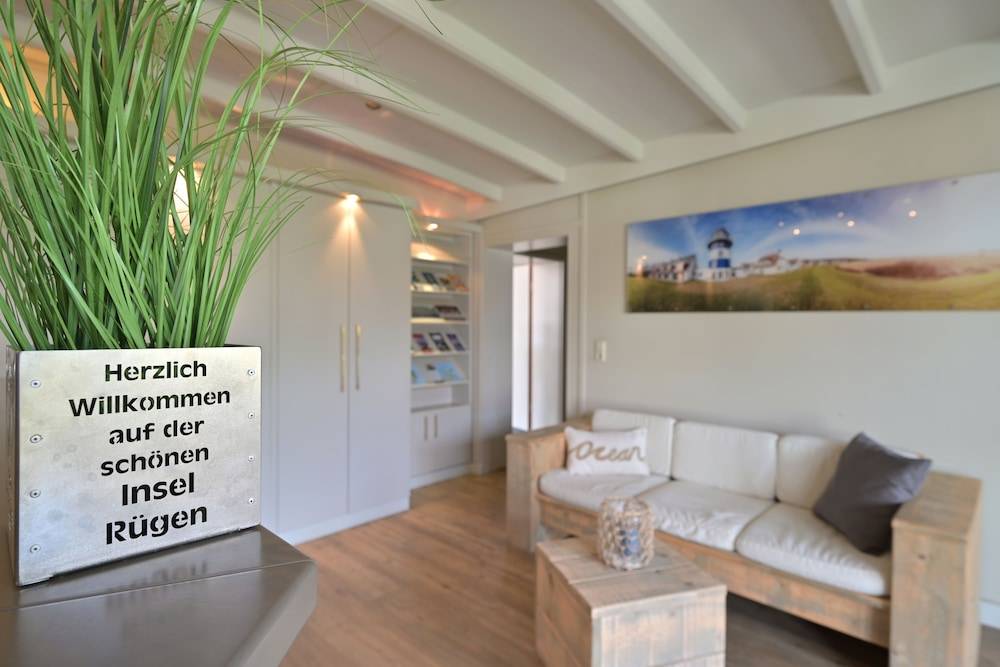 Hotel- & Ferienanlage Kapitäns-Häuser Breege 2