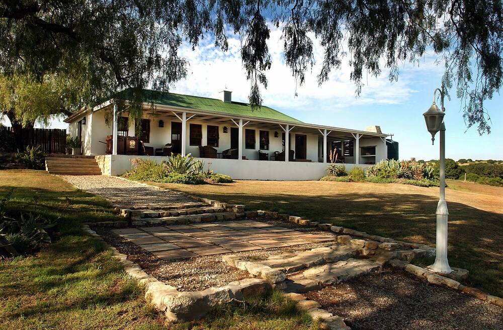Leeuwenbosch Country House - Amakhala Game Reserve 1