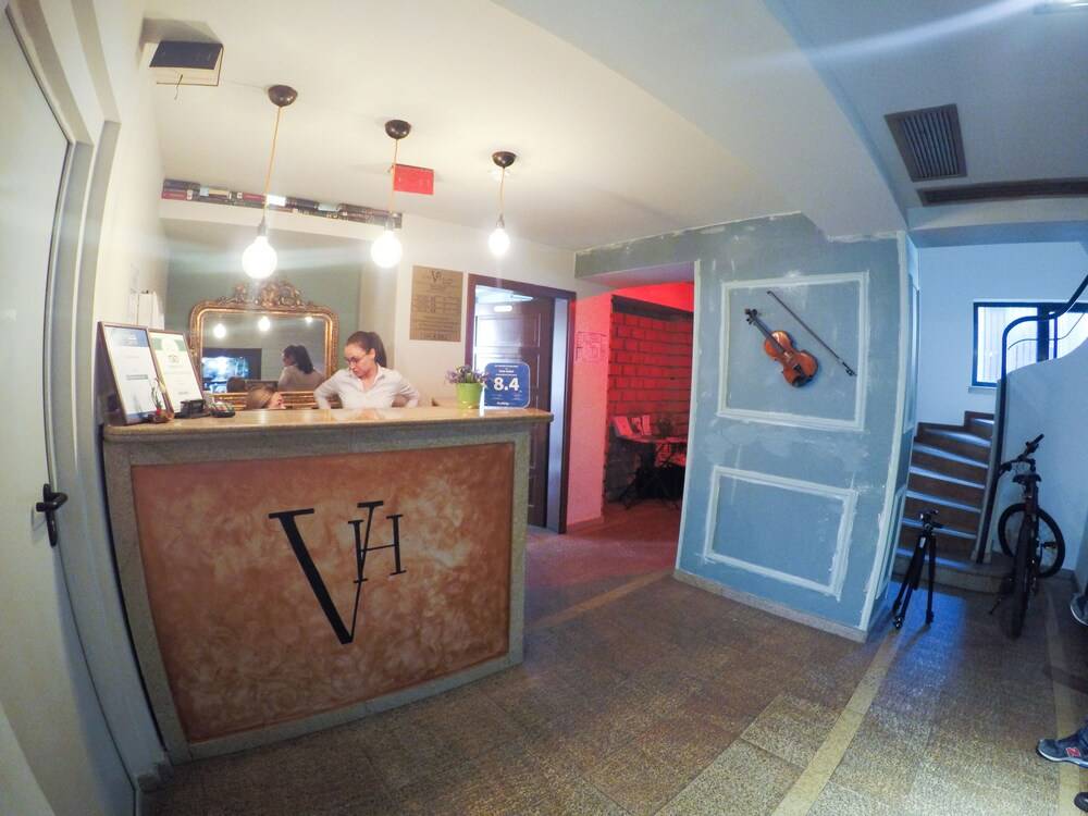 Volo Hotel 2