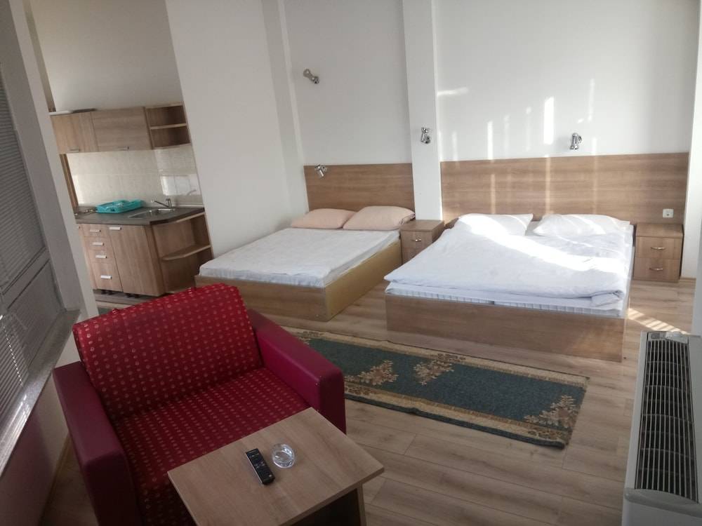 Hotel Seos 2