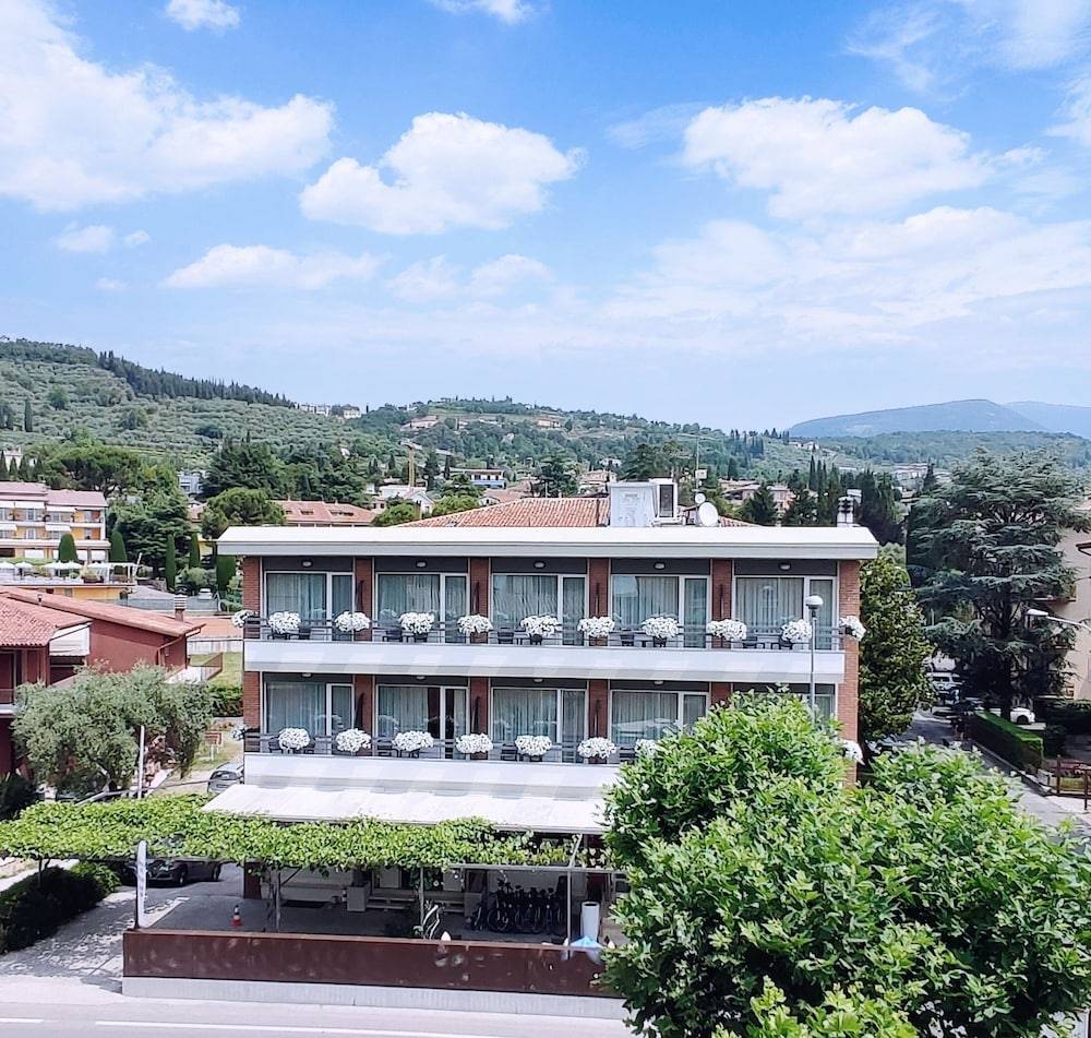 Hotel Benaco Garda ***S 1