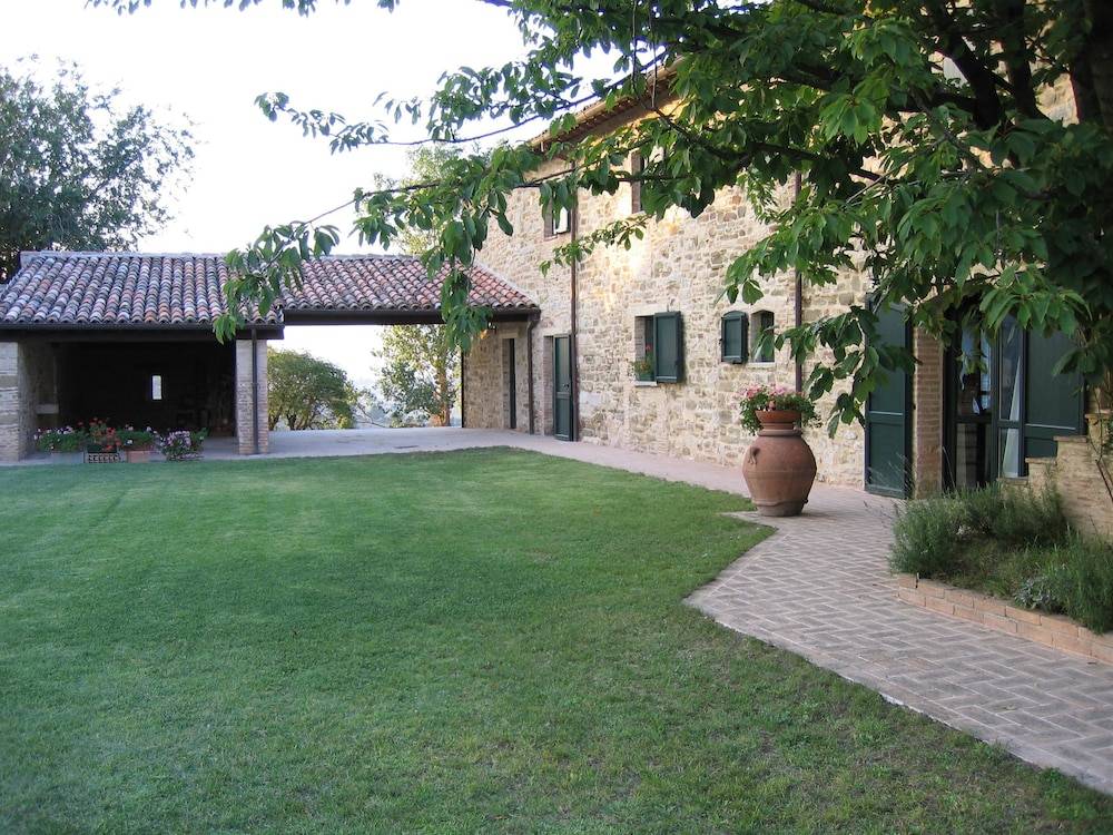 Azienda Agraria Montelujano 1