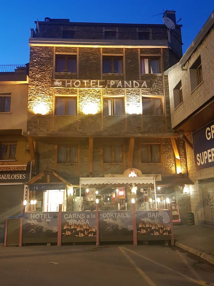 Hotel Panda 1