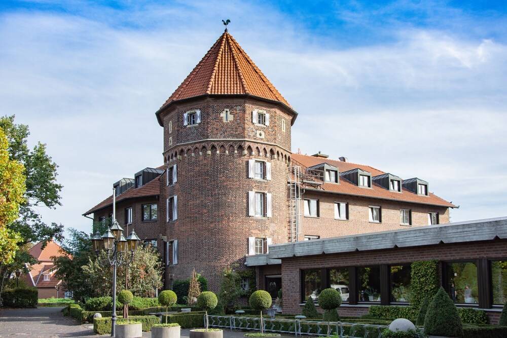 Burghotel Pass 1