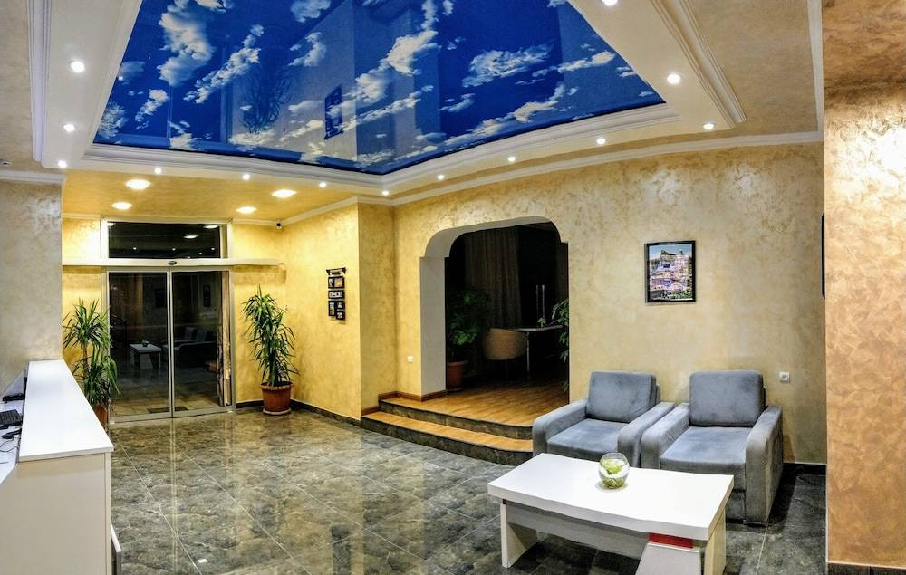Georgia Hotel 2