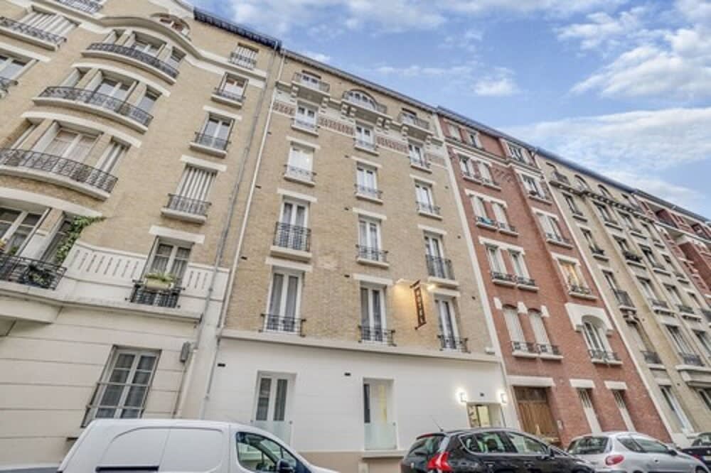 Paris Hotel 1