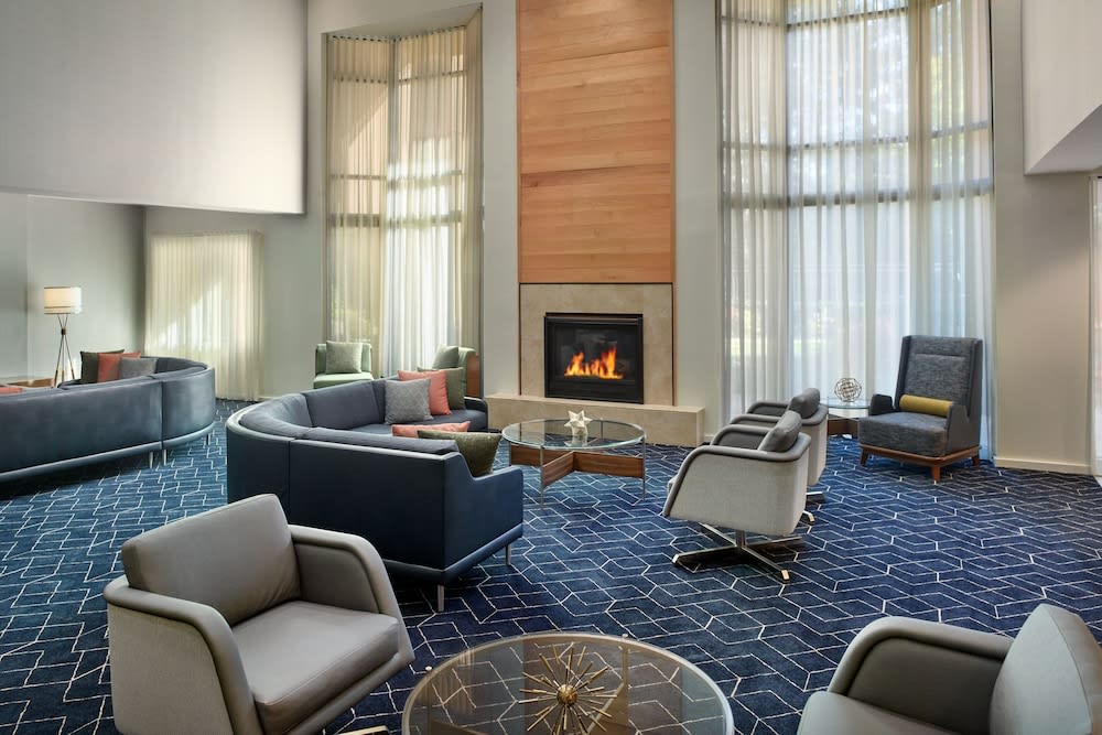 Courtyard by Marriott Atlanta Alpharetta 2