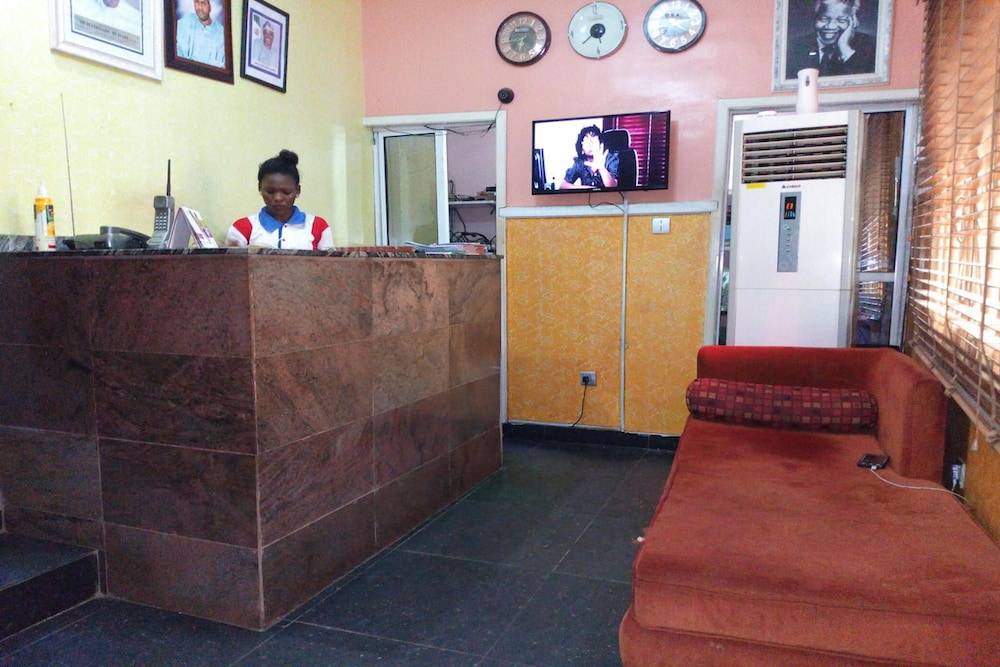 First Laurel Hotel & Suites 2
