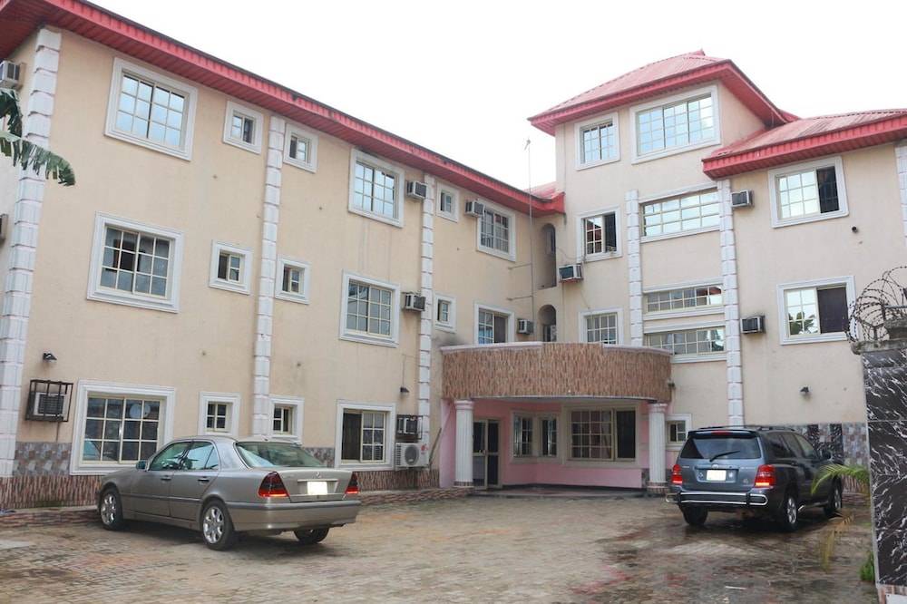 Hummer Hotel 1