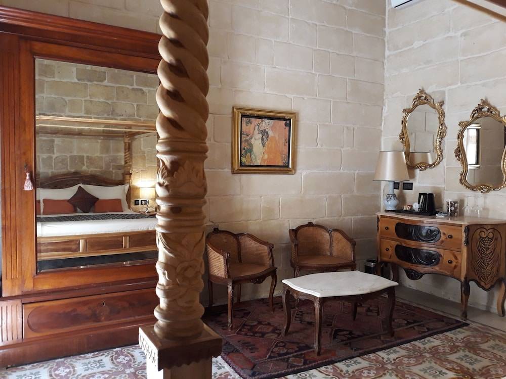 The 3Cities Auberge 1