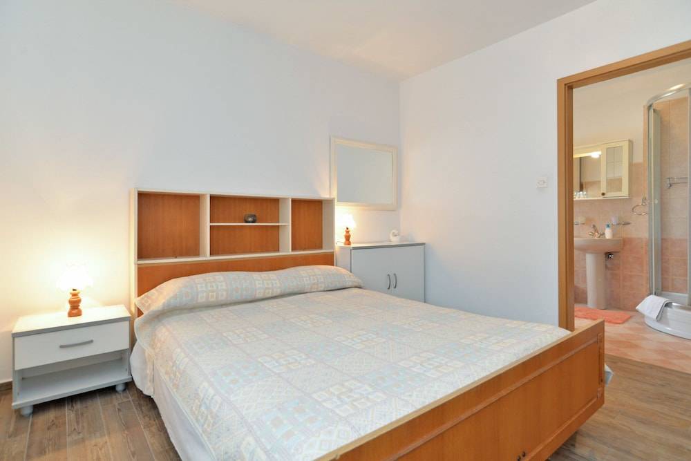 Apartment 1552 2