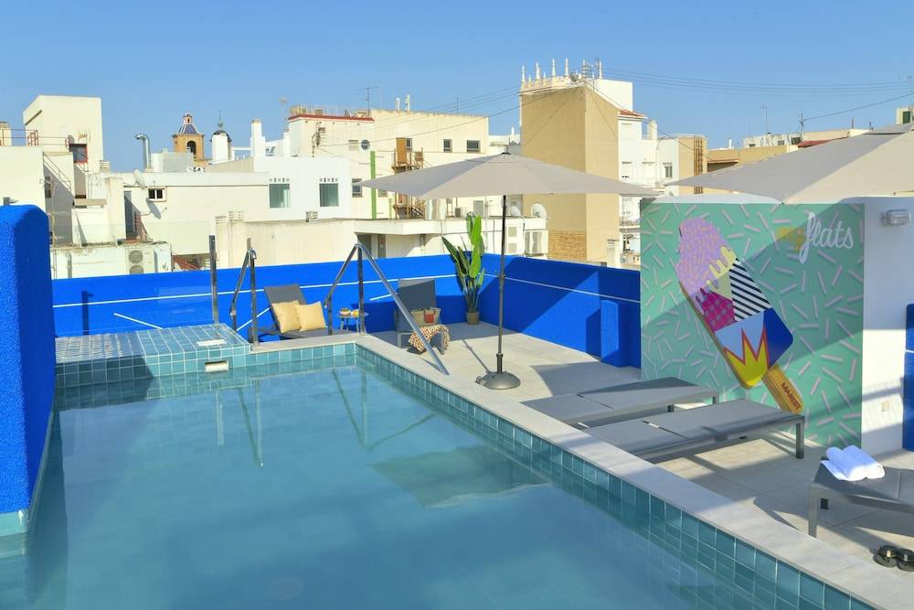 MyFlats Luxury Downtown 1