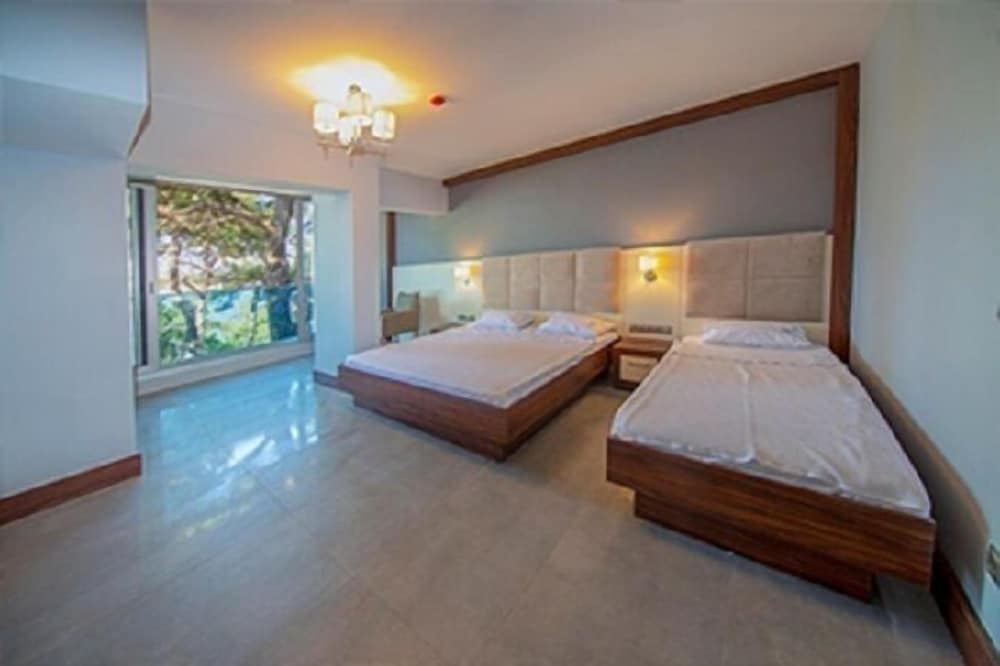Ivy Sailing Resort Hotel 2
