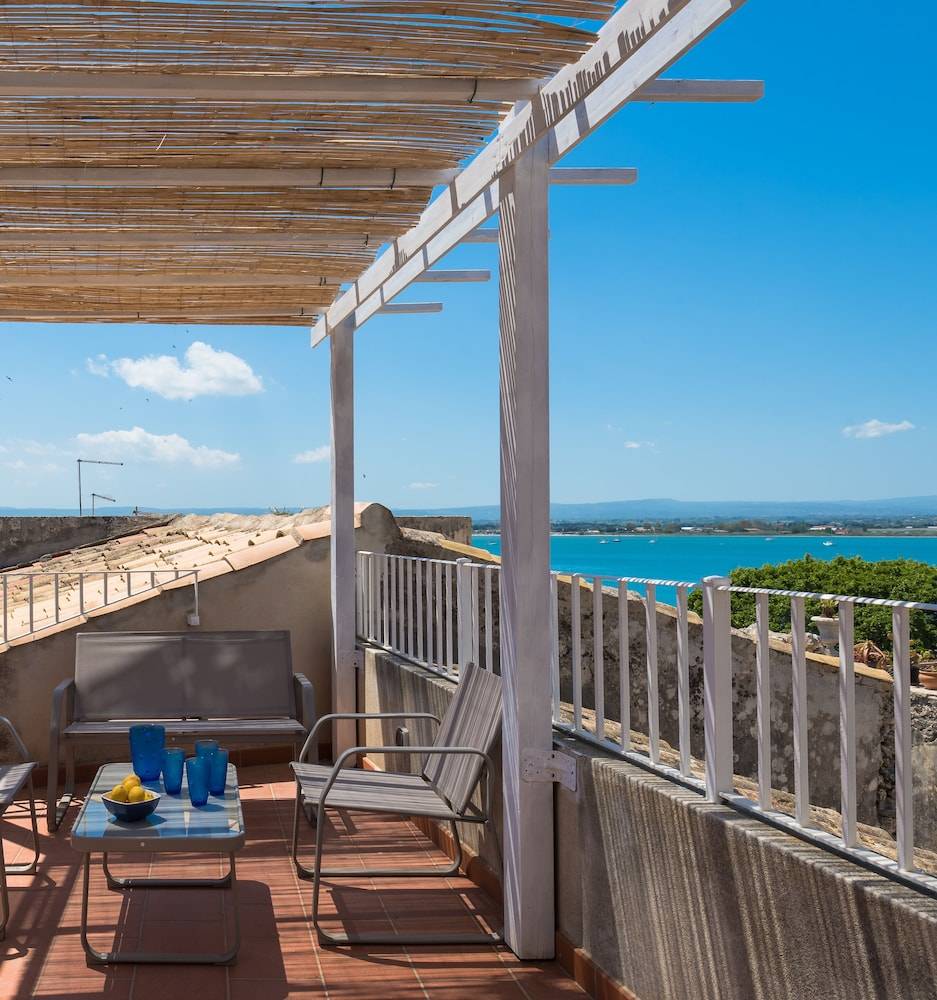 Aretusa Apartments by Wonderful Italy 1