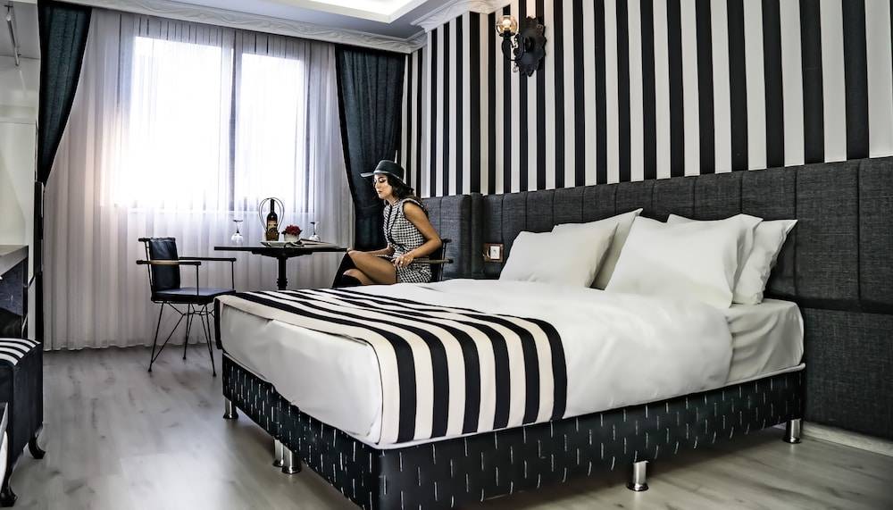 Cnr İnci Hotel 1