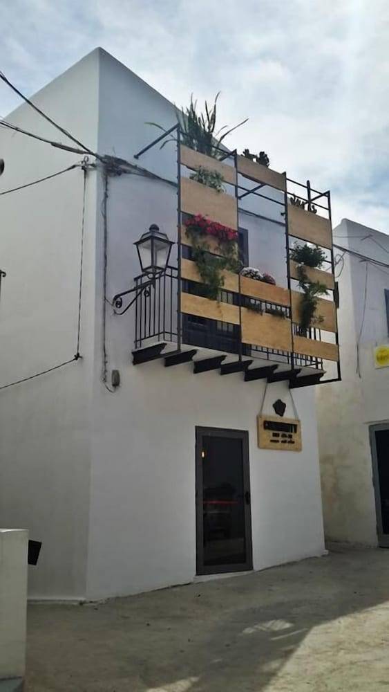 Community Rooms & Wine 1