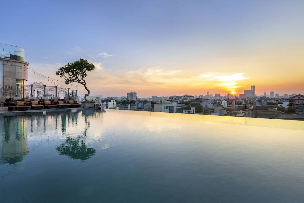 Peridot Grand Luxury Boutique Hotel 1