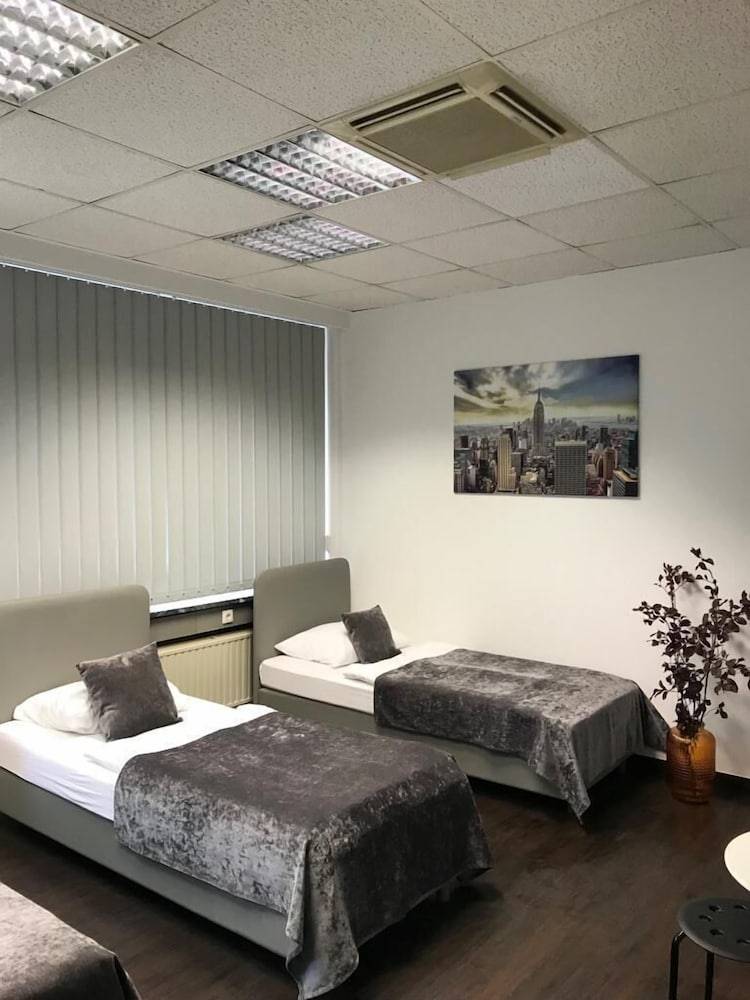Hostel Messe Laatzen 1