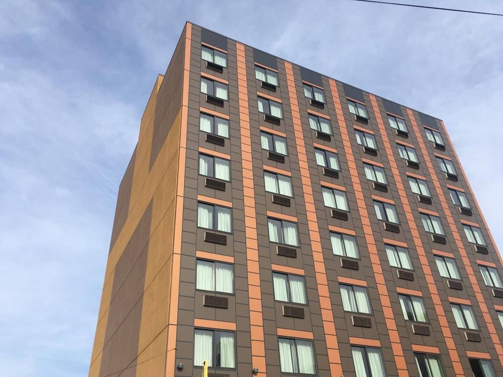Lotus BLU Inn & Suites 1
