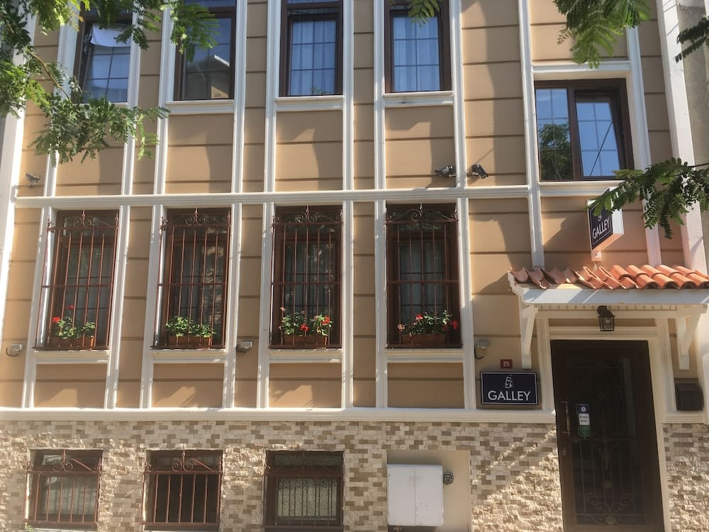 Galley Hotel 1