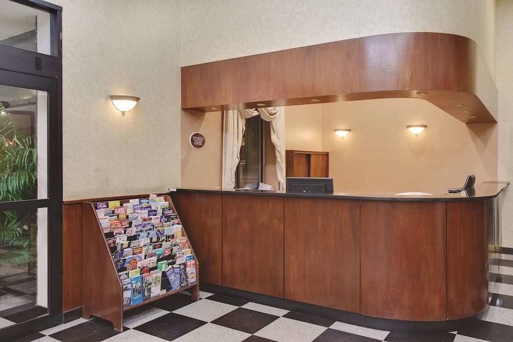La Quinta Inn by Wyndham Queens (New York City) 1