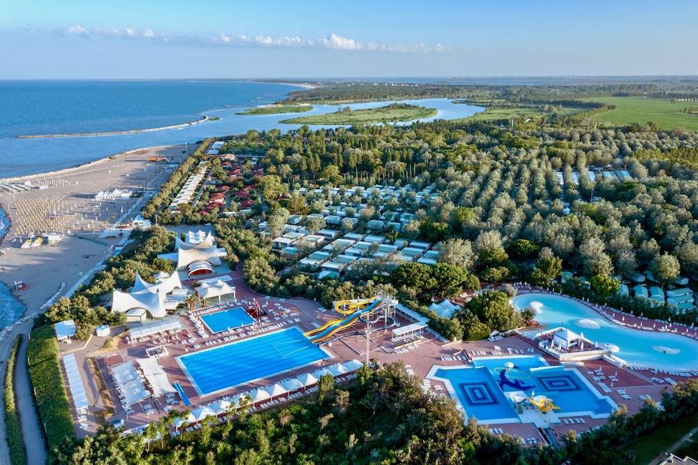 Isamar Holiday Village 1