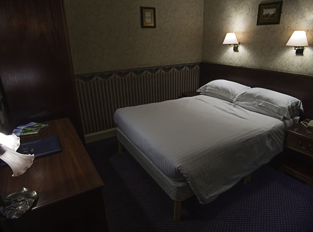 Queens Hotel 2