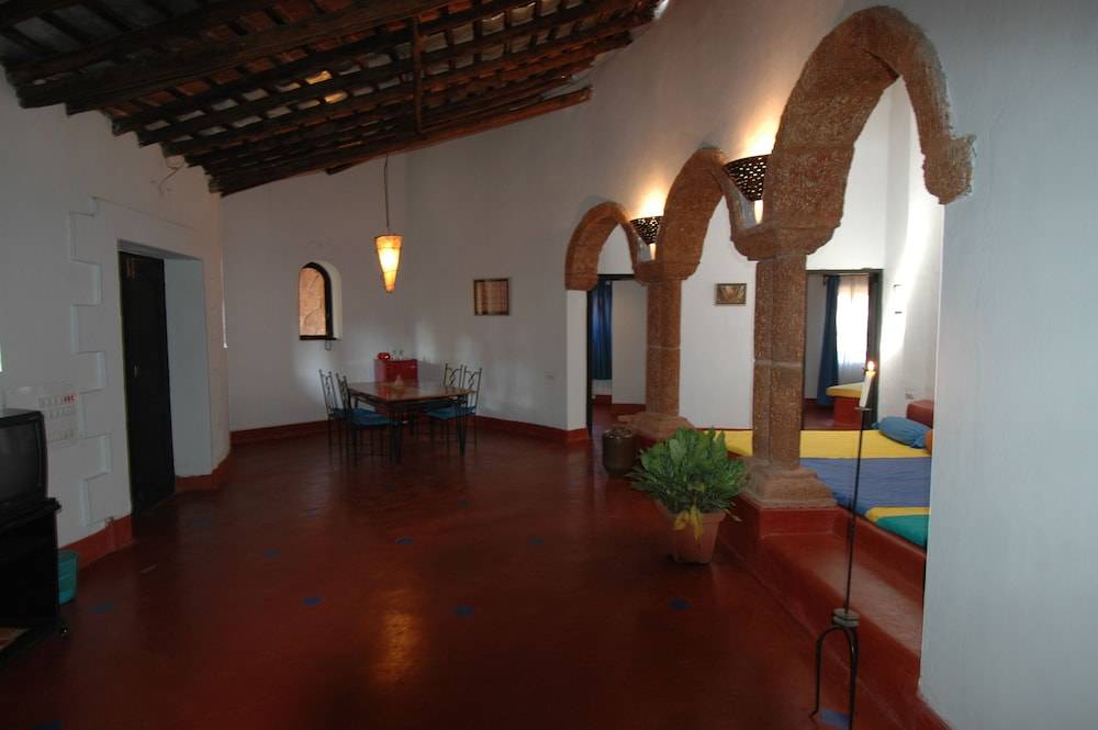 Hotel Laguna Anjuna, Goa 1